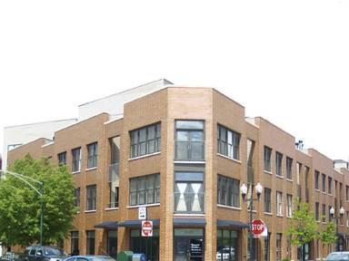 Main picture of 2040 W Belle Plaine Ave