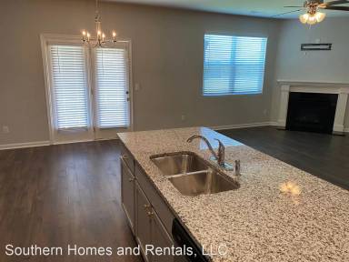 Main picture of 6063 Vermilion Loop