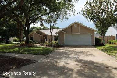 Main picture of 540 Lakeshore Cir