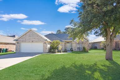 Main picture of 4511 Oxford Dr