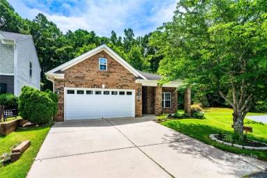 Main picture of 141 Aberdeen Dr
