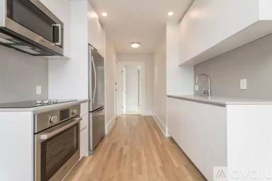 Main picture of 4-12 Elko St