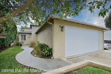 Main picture of 862 Rosecrans Ave
