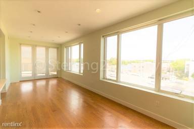 Main picture of 2718 Hoyt Ave S