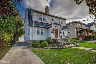 Main picture of 536 Lovett Ave SE