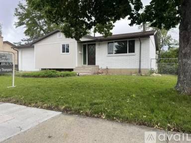 Main picture of 954 E Carnation Dr