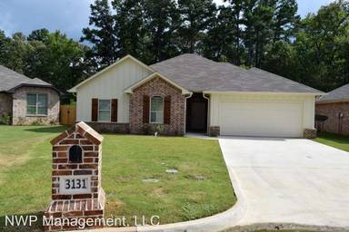 Main picture of 3123 Oak Bnd