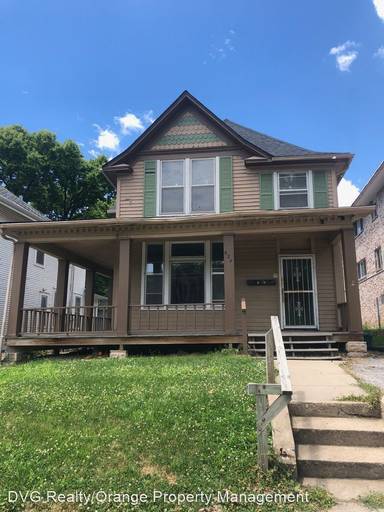 Main picture of 624 S 36th St