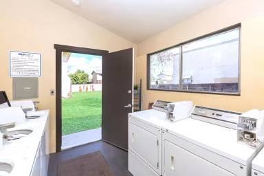 Main picture of 1043 S Sunshine Ave