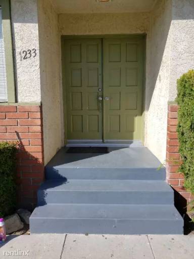 Main picture of 1233 W 164th St