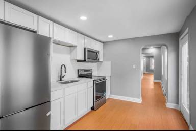 Main picture of 227 N Front St