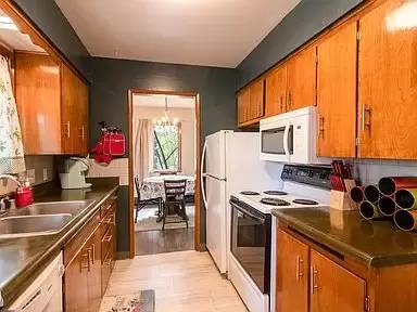 Main picture of 1835 Northwestern Ave