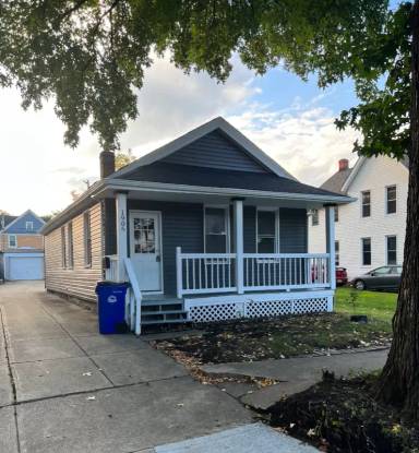 Main picture of 1906 W 50th St