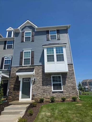 Main picture of 703 Kalmar Ln