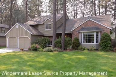 Main picture of 217 W Woodway Ave