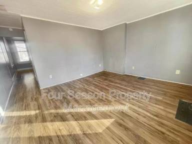 Main picture of 304 S Locust St