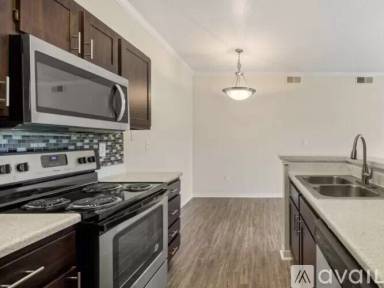 Main picture of River Oaks Villas