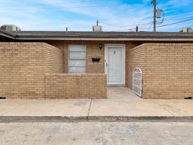 Main picture of 1002 N Linam 2 3 4 St