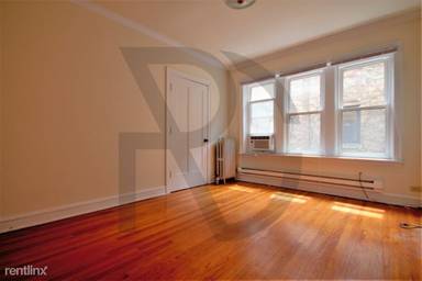 Main picture of 4216-4226 N Clark St
