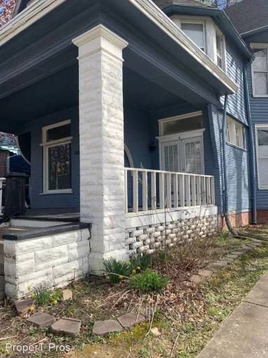 Main picture of 515 Washington Ave