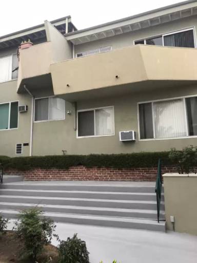 Main picture of 1900 Grace Ave