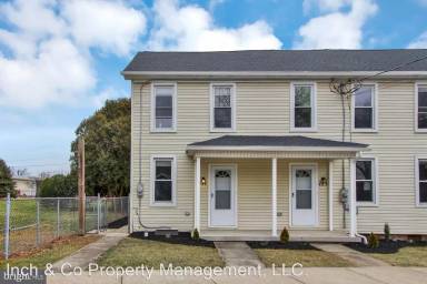 Main picture of 121 S York St