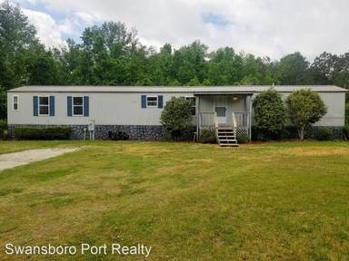 Main picture of 381 Swansboro Loop Rd