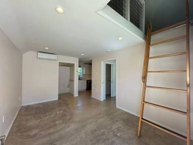 Main picture of 457 S Auburn St