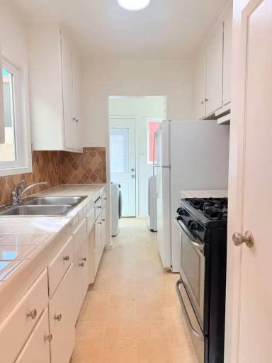 Main picture of 1120-1122 Prospect Ave