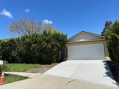 Main picture of 7634 Pine Tree Pl