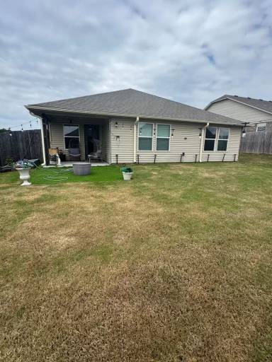 Main picture of 3213 Rushmore St
