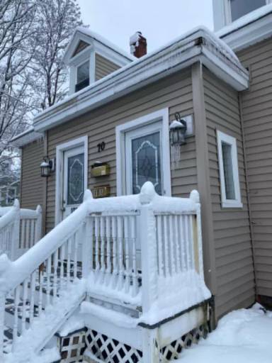 Main picture of 70 Birch St