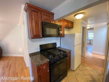 Main picture of 333 S Division St