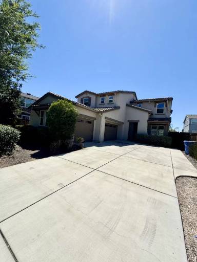 Main picture of 407 Ghiggeri Dr