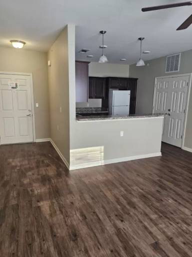 Main picture of 3020 E 6th Ave