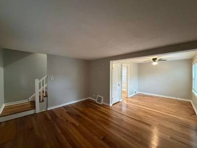 Main picture of 8339 S Hamilton Ave