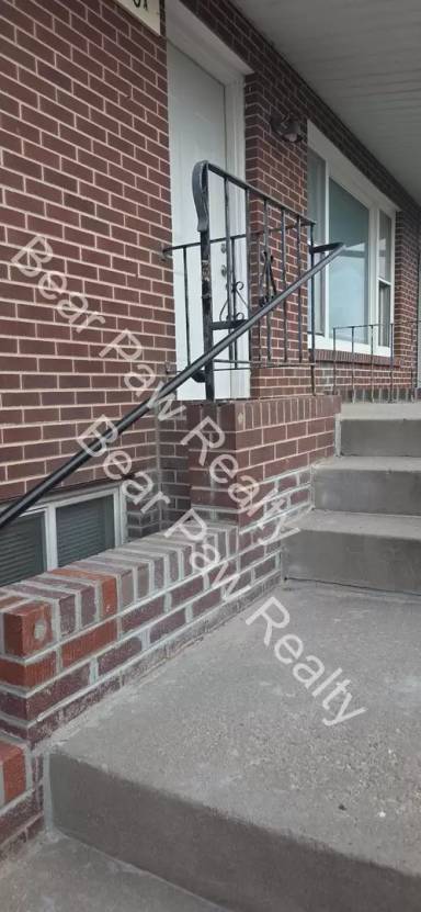 Main picture of 130 Williams St