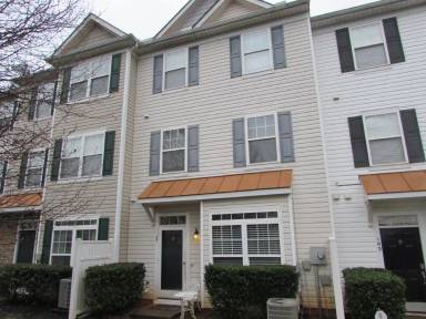 Main picture of Breezewood Condominiums