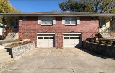 Main picture of 2325 S 47th St