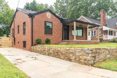 Main picture of 1104 E Martin St