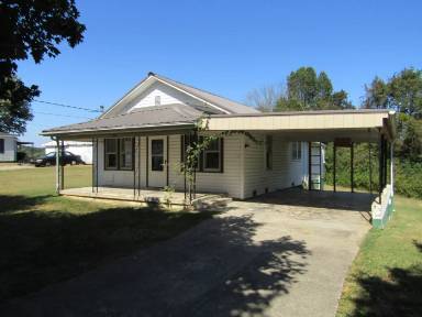 Main picture of 438 Fairgrounds Rd