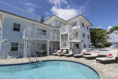Main picture of 2916 Bayshore Dr