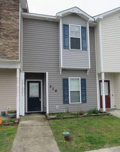 Main picture of 304 Glenhaven Ln