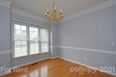 Main picture of 10402 Friarsgate Rd