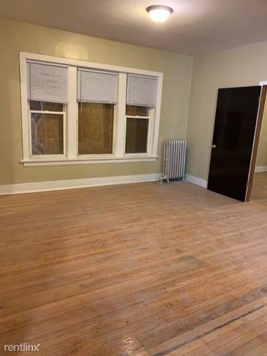 Main picture of 5467 W Augusta Blvd