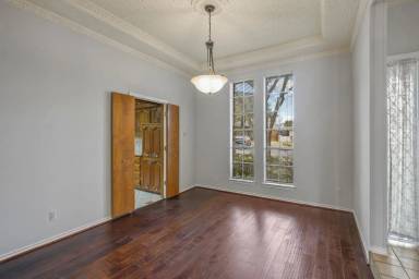 Main picture of 9738 Windham Dr