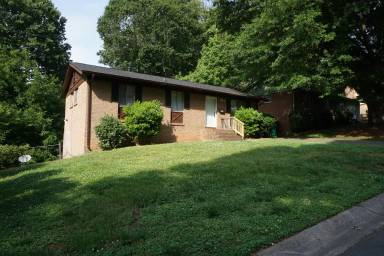 Main picture of 1525 Northbrook Dr