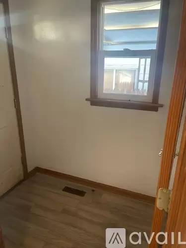 Main picture of 356 E Streicher St