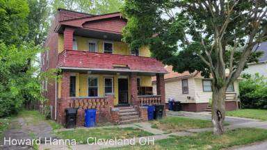 Main picture of 3026 E 125th St