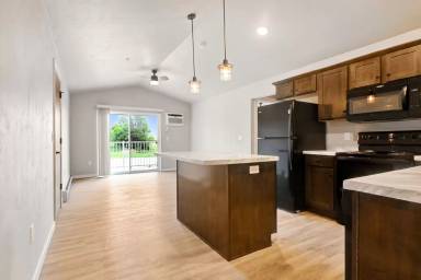 Main picture of Huron Grove Apartments
